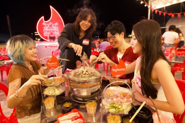 “Tinder®” ชวนทุกคนมา “หมูกะเทอ Party” มิติใหม่ของการกินหมูกระทะ ชวนเพื่อนมาร่วมสนุกหรือเปิดโอกาสทำความรู้จักเพื่อนใหม่ในชีวิตจริง
